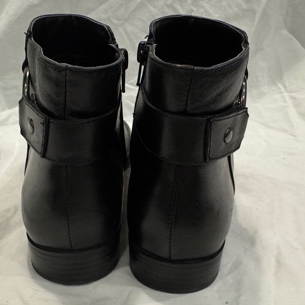 Alfani black ankle boots with side zip. - Picture 6 of 7